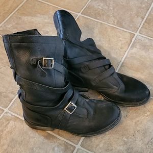 Steve Madden leather Strappy boots